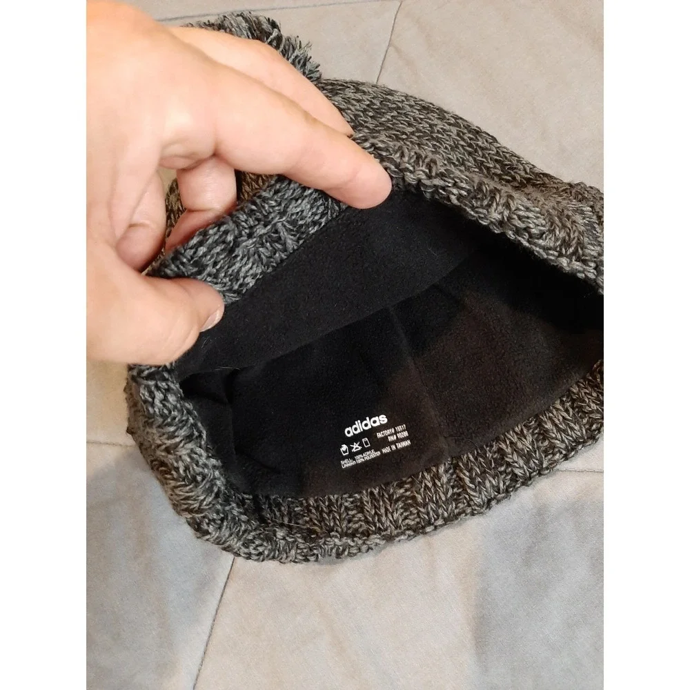 Adidas Beanie Unisex One‎ Size Gray Pom Pom Knit Winter Warm Acrylic